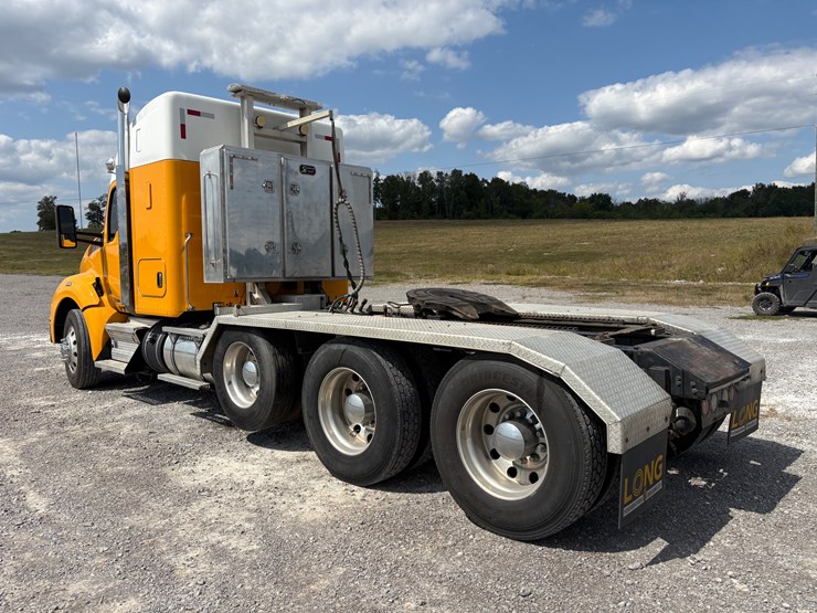 2015-kenworth-t880-image-6