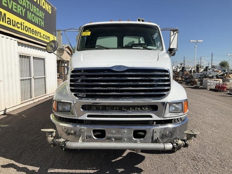 2004-sterling-l9500-image-3