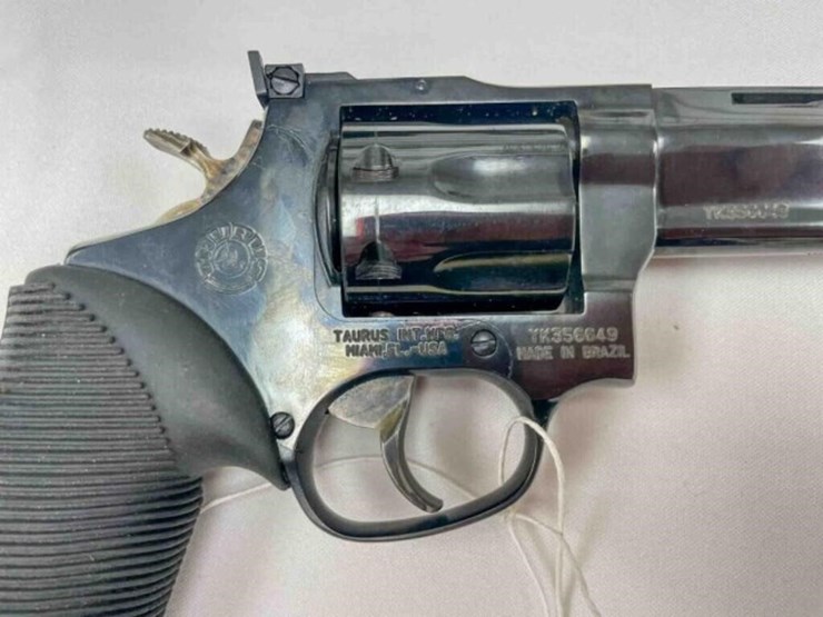 taurus-.17-hmr-revolver-image-13