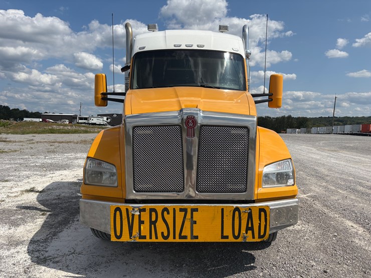 2015-kenworth-t880-image-2