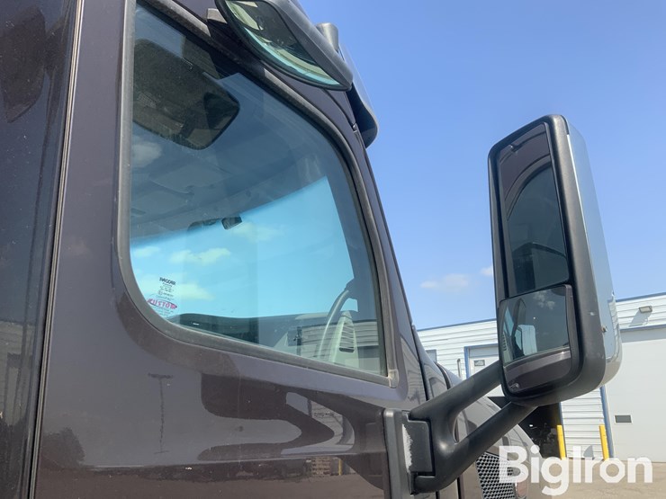 2015-peterbilt-579-image-12