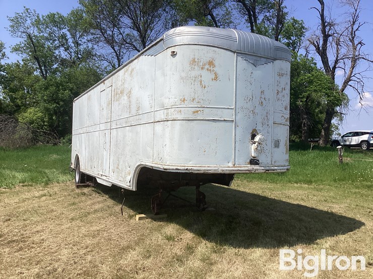 1951-fruehauf-trailer-image-3