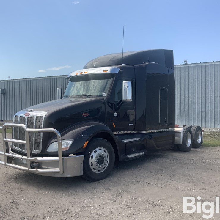 2015 PETERBILT 579