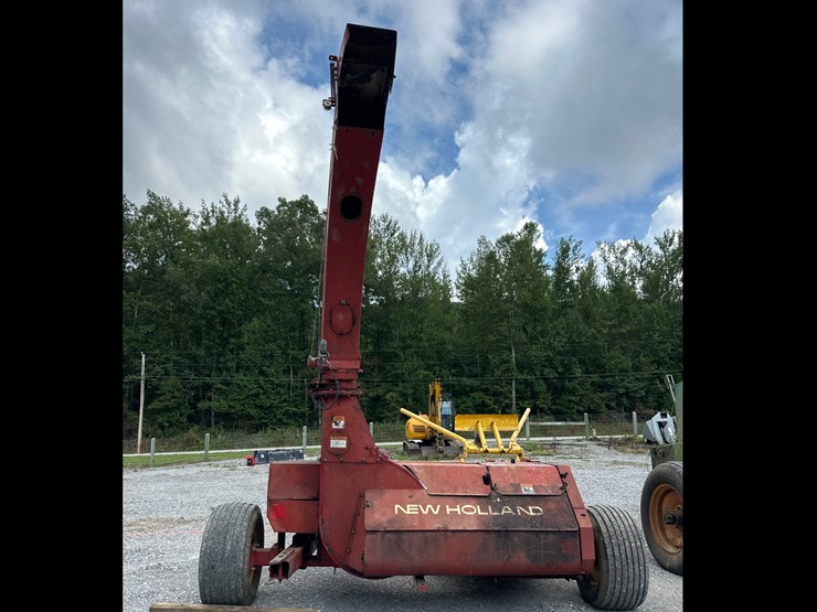 new-holland-790-image-2