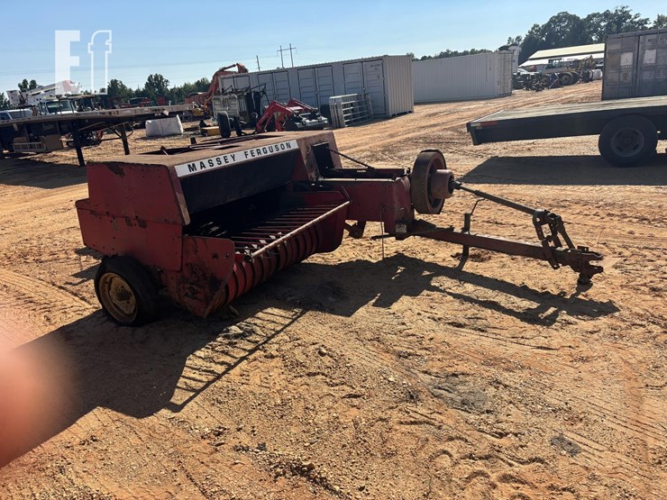 massey-ferguson-124-image-4