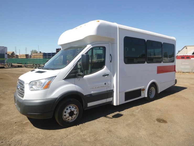 2018-ford-e350-image-1
