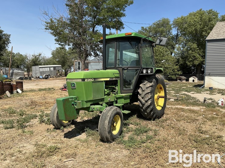 1983-john-deere-2350-image-1
