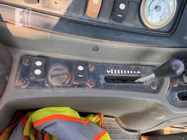 2006-caterpillar-420d-it-image-9