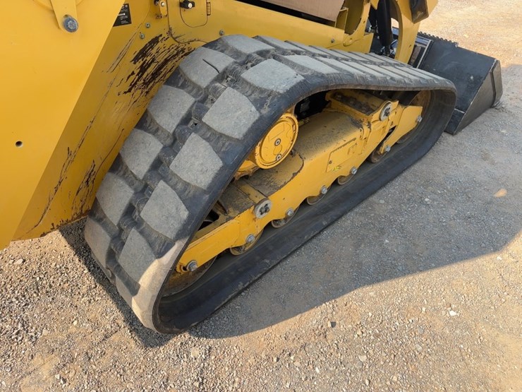 2022-caterpillar-279d3-image-14