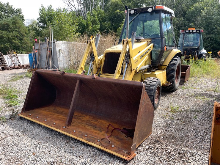 new-holland-u80-image-1