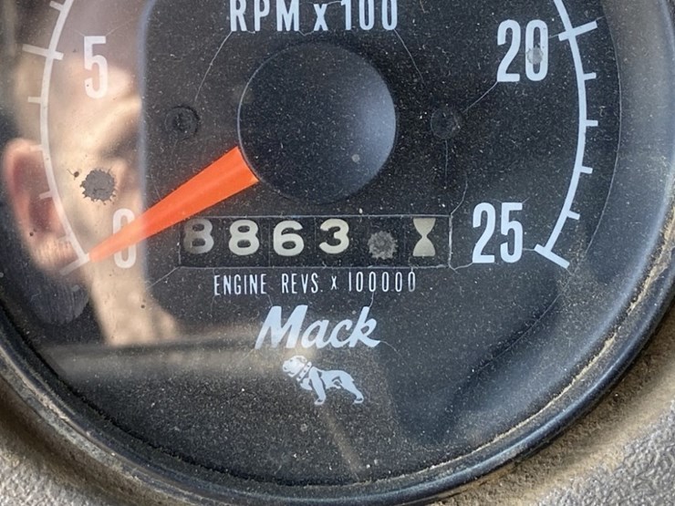1988-mack-rd686s-image-18