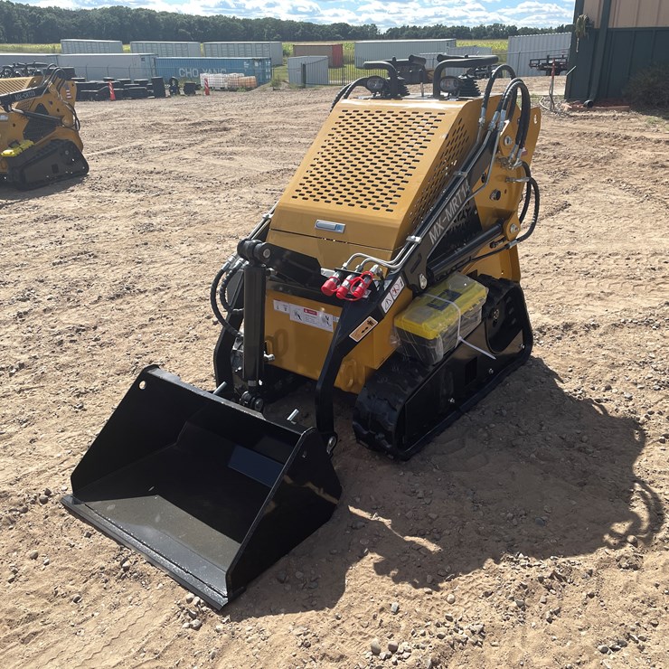 #9465 • Unused 2025 AGT Compact Track Loader