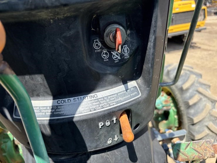 2008-john-deere-4005-image-26