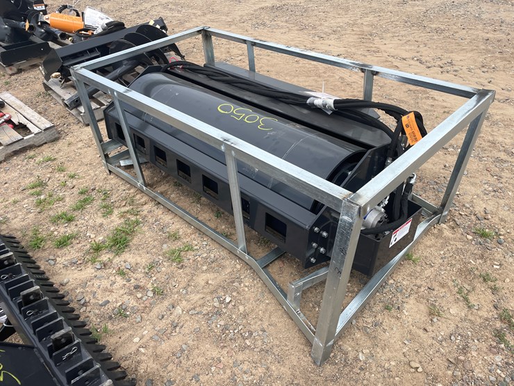 #3050-•-unused-2025-wolverine-skid-steer-vibratory-roller-attachment-image-2