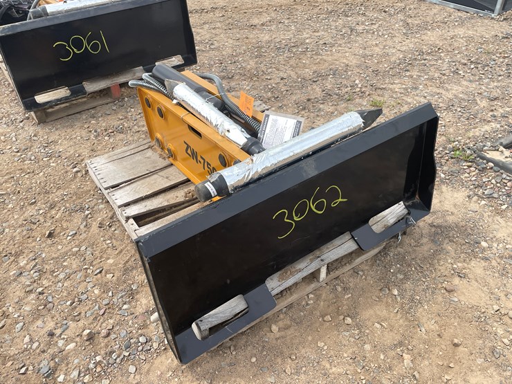 #3062-•-unused-2025-wolverine-skid-steer-concrete-breaker-attachment-image-2