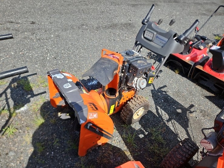 husqvarna-st327p-snow-blower-image-1