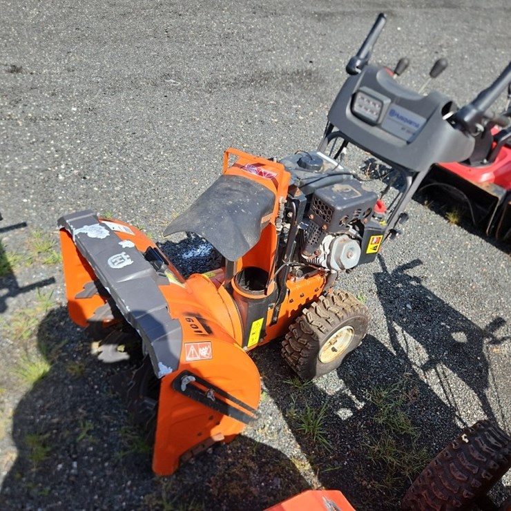 HUSQVARNA ST327P SNOW BLOWER