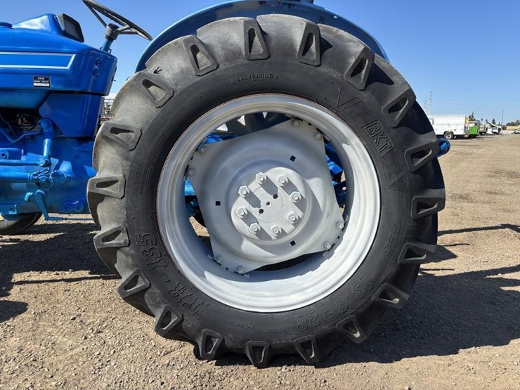 ford-2810-image-16