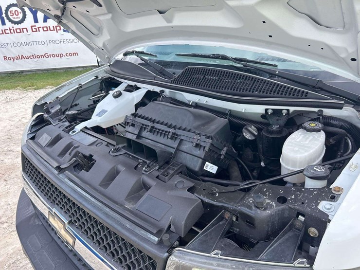 2021-chevrolet-express-2500-image-7