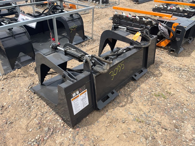 #3055-•-unused-2025-wolverine-skid-steer-grapple-bucket-attachment-image-4