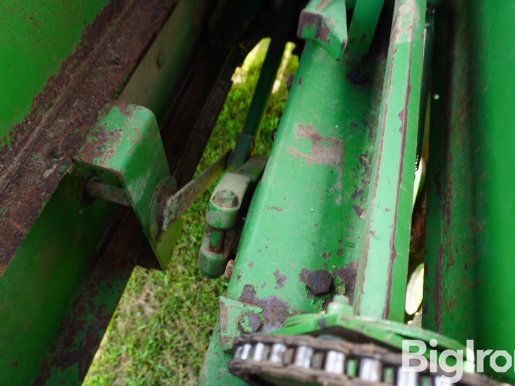 john-deere-336-image-16