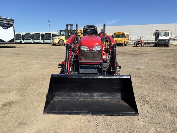 2017-massey-ferguson-gc1710-image-6