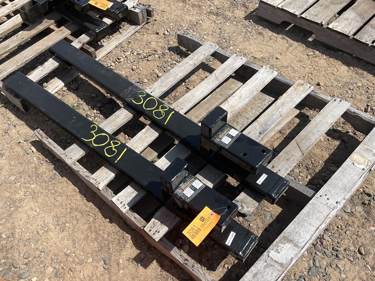 #3081-•-unused-2025-wolverine-adjustable-clip-on-pallet-forks-image-2