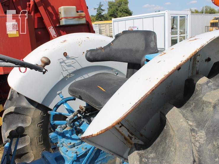 ford-4000-image-7