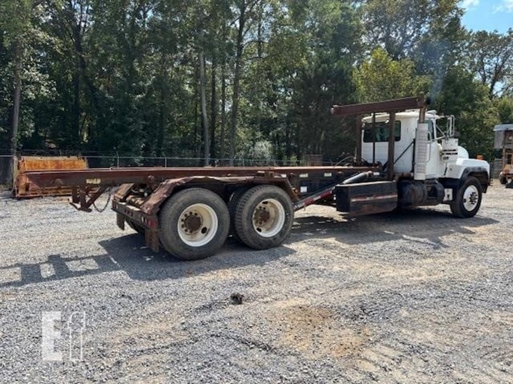 2001-mack-rd688s-image-3