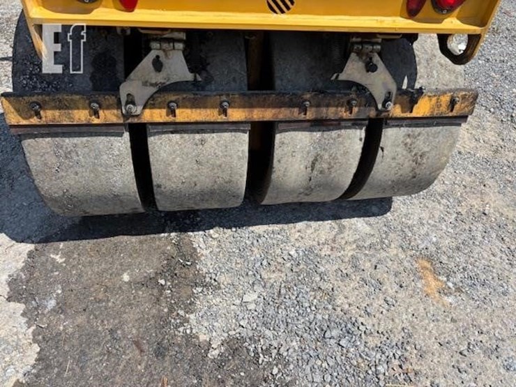 2019-caterpillar-cc24b-image-13