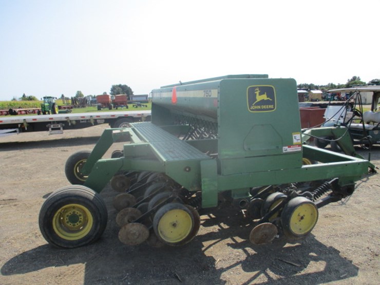 john-deere-750-image-17