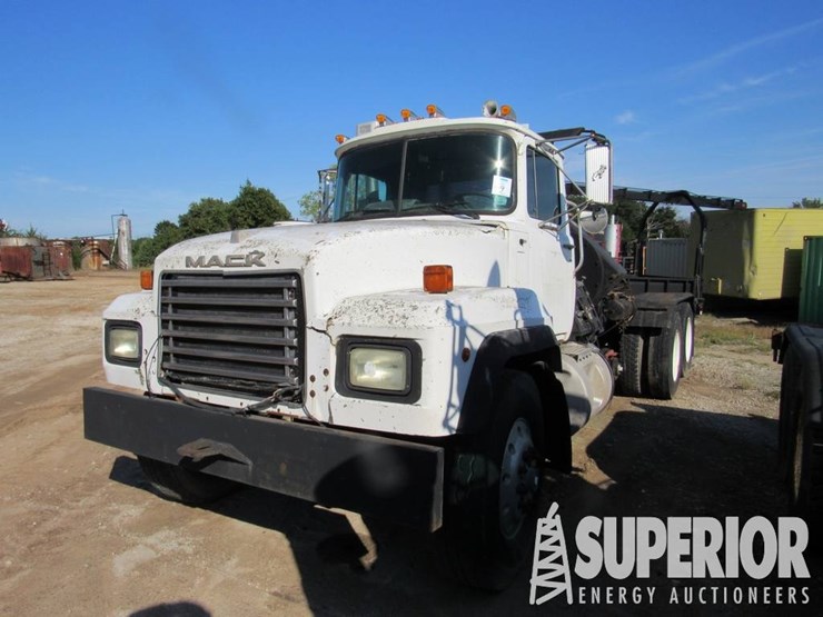 2001-mack-rd688st-image-2