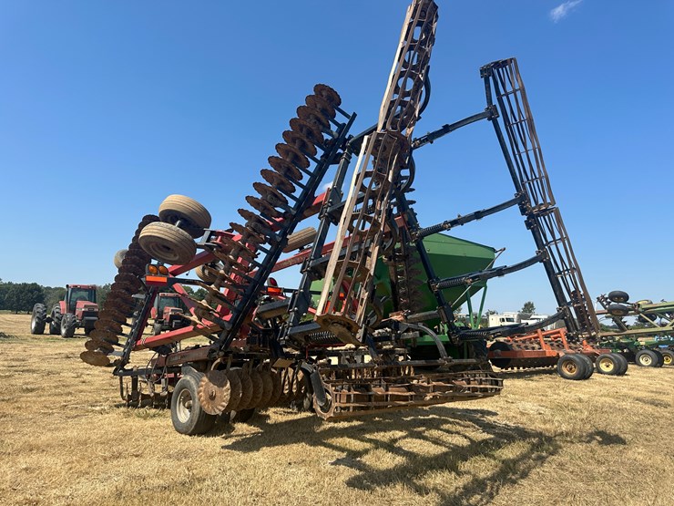 case-ih-330-image-4