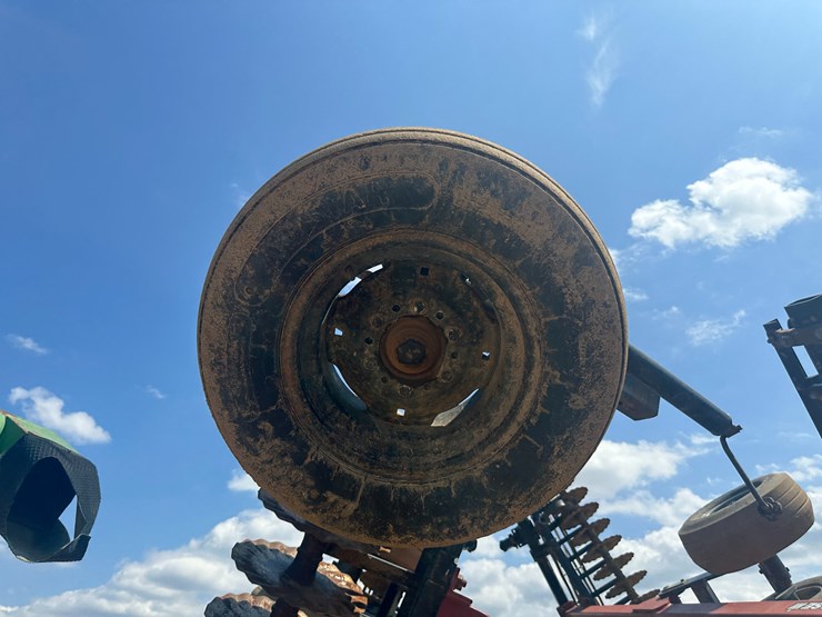 case-ih-330-image-12