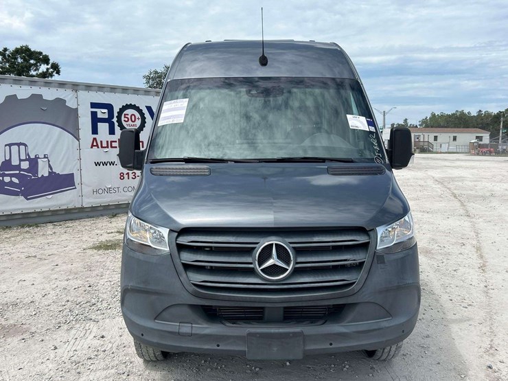 2021-mercedes-benz-sprinter-4500-image-53