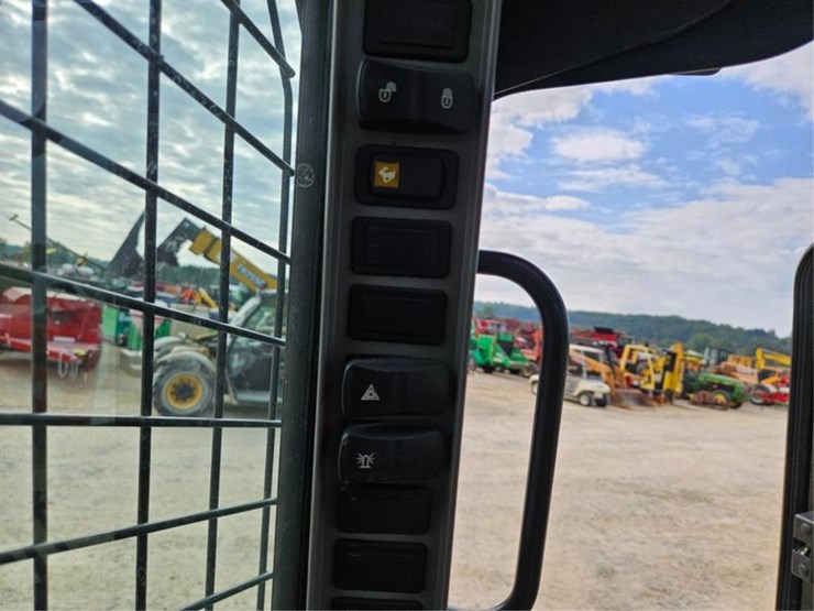 new-holland-l328-image-25