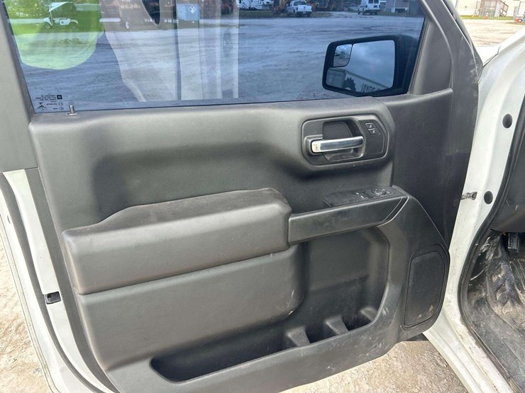 2022-chevrolet-silverado-1500-image-13