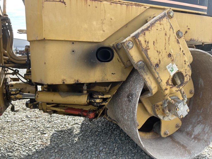 caterpillar-cb-224c-image-16