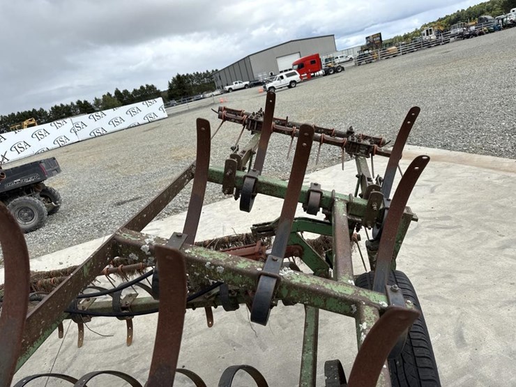 john-deere-18-image-17