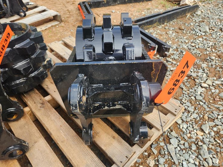 caterpillar-305-image-5