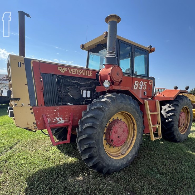 1982 VERSATILE 895