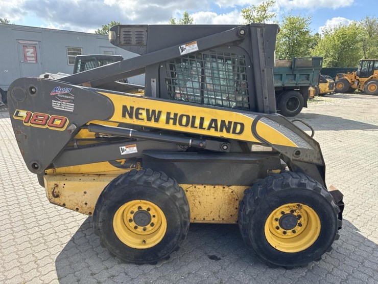 2008-new-holland-l180-image-6