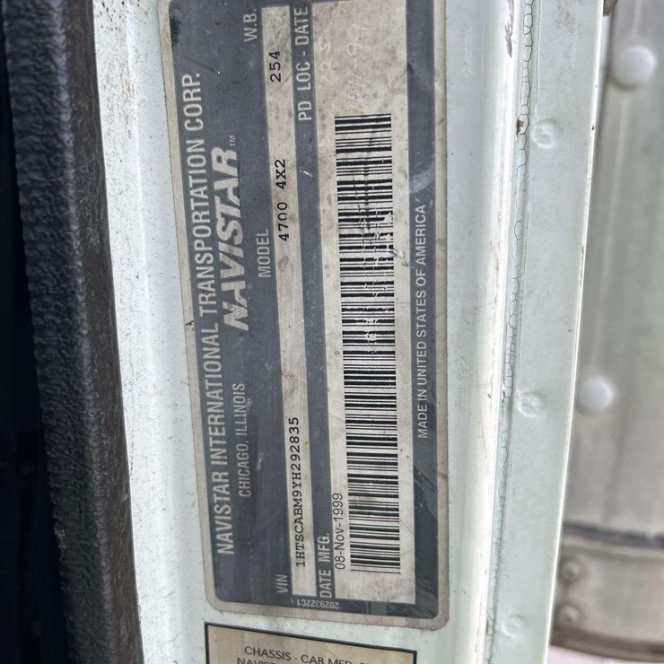 2000 INTERNATIONAL 4700