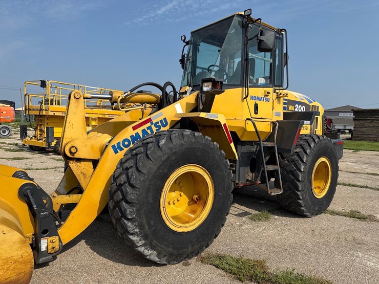 2019-komatsu-wa200-5-image-2