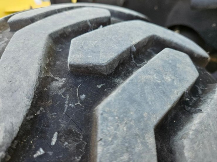 john-deere-1025r-image-51