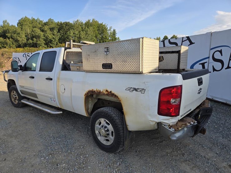 2012-chevrolet-silverado-2500-image-3