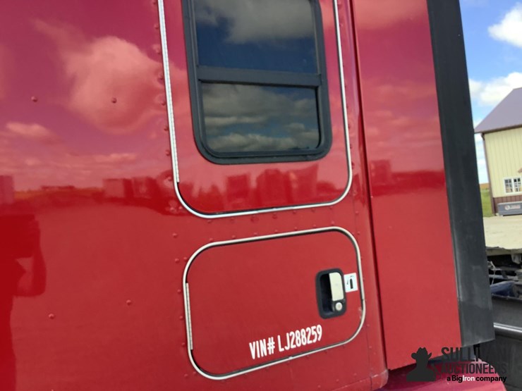 2020-kenworth-t680-image-11