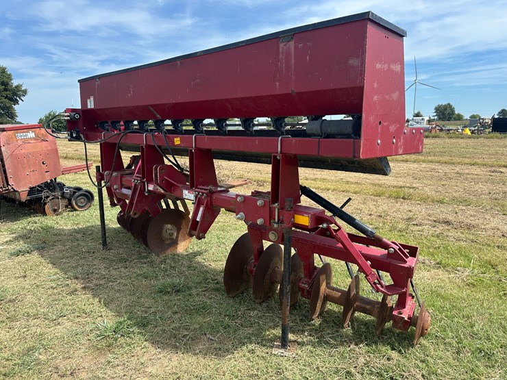 #32174-•-w-&-a-manufacturing-852-levee-plow-w/-898-levee-seeder-image-1