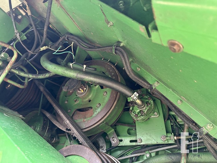 john-deere-8820-image-36