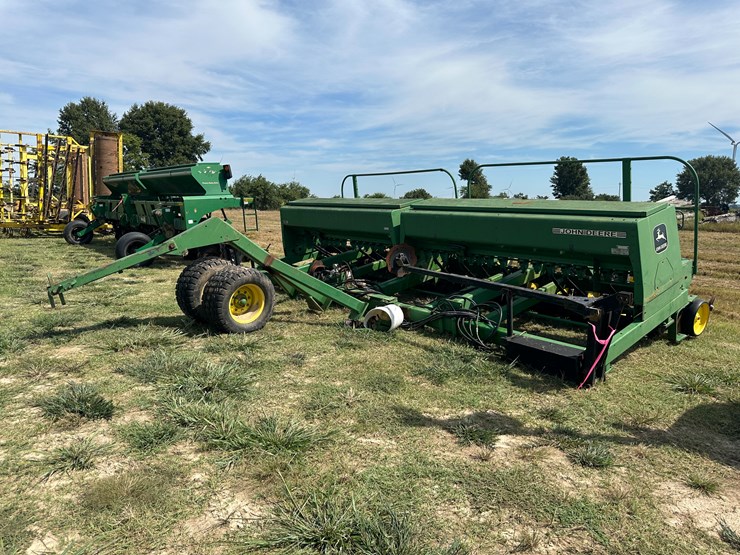 john-deere-750-image-1